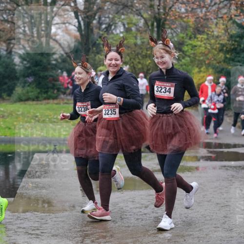 07.12.2025 - St. Pauli X-Mass-Run No. 15 Michael Burmester http://msf.ph/oto/9405129 07.12.2025 11:07:23 Laufen 477, 3236, 3235, 15, 3234, 2686 meine-sportfotos.de