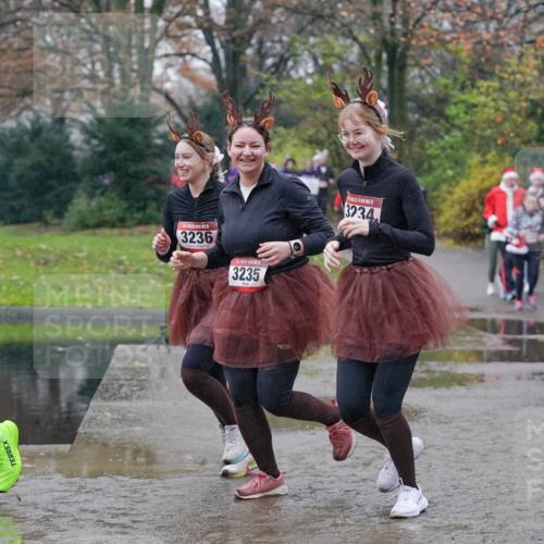 07.12.2025 - St. Pauli X-Mass-Run No. 15 Michael Burmester http://msf.ph/oto/9405130 07.12.2025 11:07:24 Laufen 77, 5, 3236, 3235, 15, 3234, 2686 meine-sportfotos.de