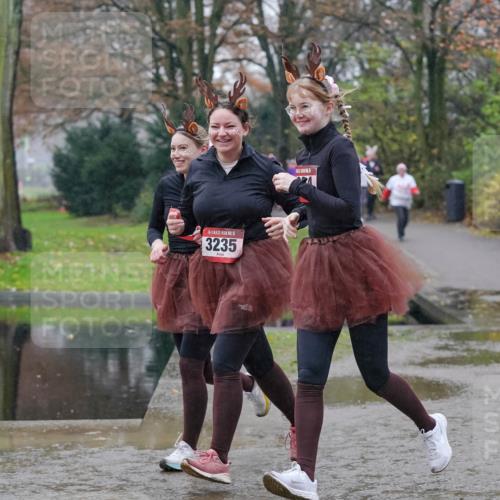 07.12.2025 - St. Pauli X-Mass-Run No. 15 Michael Burmester http://msf.ph/oto/9405132 07.12.2025 11:07:24 Laufen 30051, 15, 3235, 2 meine-sportfotos.de