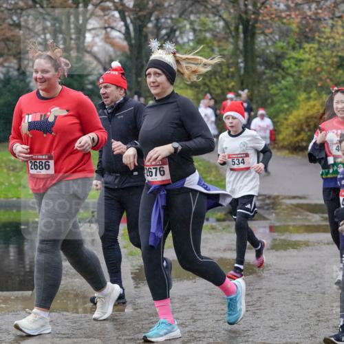 07.12.2025 - St. Pauli X-Mass-Run No. 15 Michael Burmester http://msf.ph/oto/9405141 07.12.2025 11:07:26 Laufen 15, 2686, 15, 2676, 534, 4642, 0, 0, 0, 0, 0, 0, 0, 0, 0, 0, 000, 4633 meine-sportfotos.de