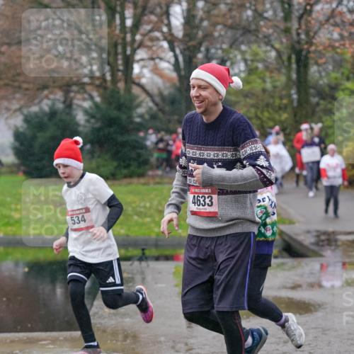 07.12.2025 - St. Pauli X-Mass-Run No. 15 Michael Burmester http://msf.ph/oto/9405144 07.12.2025 11:07:28 Laufen 500, 90, 221, 534, 15, 4633 meine-sportfotos.de