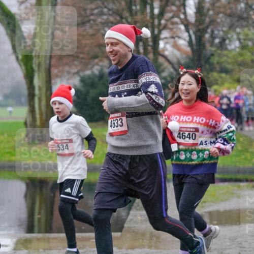 07.12.2025 - St. Pauli X-Mass-Run No. 15 Michael Burmester http://msf.ph/oto/9405147 07.12.2025 11:07:28 Laufen 22, 22, 534, 4633, 4640, 1, 8, 8, 8 meine-sportfotos.de