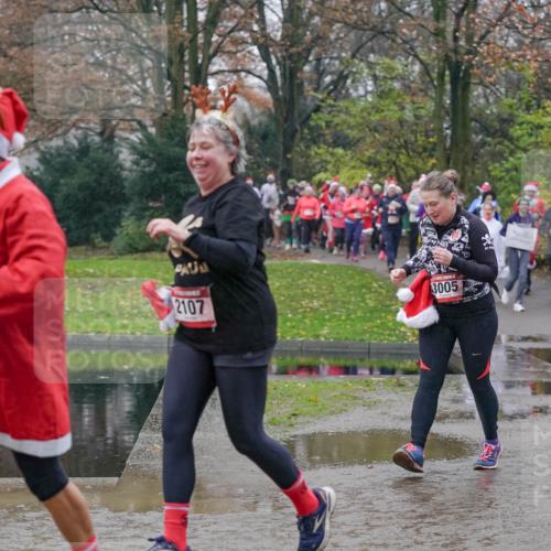 07.12.2025 - St. Pauli X-Mass-Run No. 15 Michael Burmester http://msf.ph/oto/9405156 07.12.2025 11:07:30 Laufen 3005, 55, 2107 meine-sportfotos.de