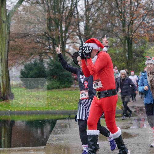 07.12.2025 - St. Pauli X-Mass-Run No. 15 Michael Burmester http://msf.ph/oto/9405200 07.12.2025 11:07:43 Laufen 825, 5, 864, 871 meine-sportfotos.de