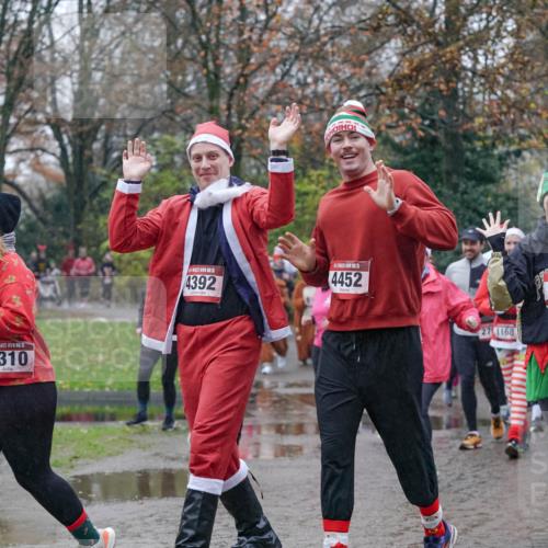 07.12.2025 - St. Pauli X-Mass-Run No. 15 Michael Burmester http://msf.ph/oto/9405239 07.12.2025 11:07:51 Laufen 5, 2310, 15, 4392, 15, 4452, 27, 1168, 5, 4432, 3108, 82 meine-sportfotos.de