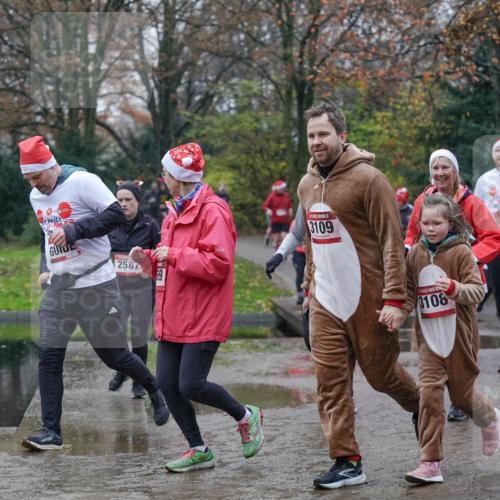 07.12.2025 - St. Pauli X-Mass-Run No. 15 Michael Burmester http://msf.ph/oto/9405251 07.12.2025 11:07:53 Laufen 2587, 15, 3109, 3108, 2702 meine-sportfotos.de