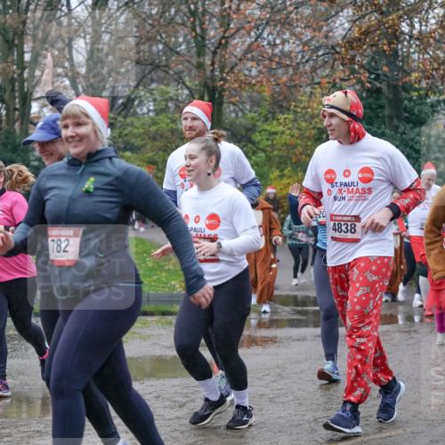 07.12.2025 - St. Pauli X-Mass-Run No. 15 Michael Burmester http://msf.ph/oto/9405263 07.12.2025 11:07:55 Laufen 782, 20, 1, 4838, 2430, 2428 meine-sportfotos.de