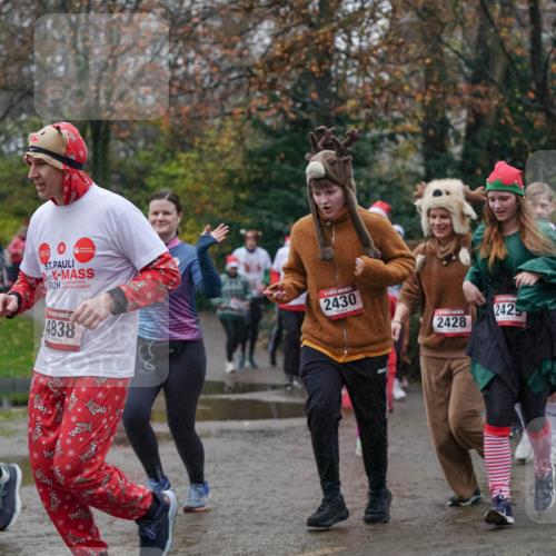 07.12.2025 - St. Pauli X-Mass-Run No. 15 Michael Burmester http://msf.ph/oto/9405265 07.12.2025 11:07:56 Laufen 4838, 2430, 242, 2428 meine-sportfotos.de