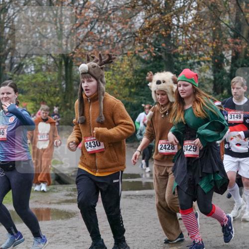 07.12.2025 - St. Pauli X-Mass-Run No. 15 Michael Burmester http://msf.ph/oto/9405269 07.12.2025 11:07:56 Laufen 12, 2056, 2613, 2430, 2428, 429, 3149, 354 meine-sportfotos.de
