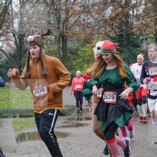 07.12.2025 - St. Pauli X-Mass-Run No. 15 Michael Burmester http://msf.ph/oto/9405273 07.12.2025 11:07:57 Laufen 2056, 15, 2430, 24, 15, 2429, 3149, 354 meine-sportfotos.de