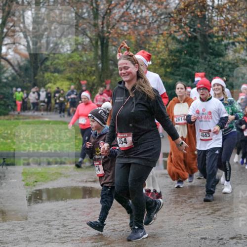 07.12.2025 - St. Pauli X-Mass-Run No. 15 Michael Burmester http://msf.ph/oto/9405282 07.12.2025 11:07:59 Laufen 78, 354, 2614, 101, 4843, 2612 meine-sportfotos.de