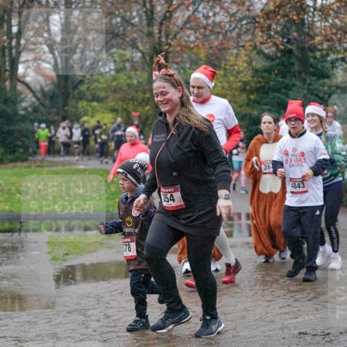 07.12.2025 - St. Pauli X-Mass-Run No. 15 Michael Burmester http://msf.ph/oto/9405283 07.12.2025 11:07:59 Laufen 378, 15, 354, 26, 2612, 4843 meine-sportfotos.de