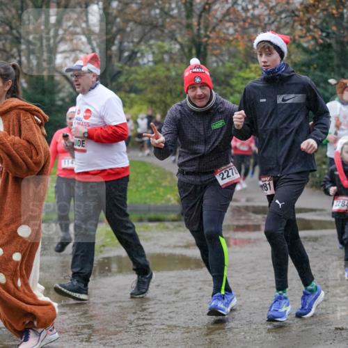 07.12.2025 - St. Pauli X-Mass-Run No. 15 Michael Burmester http://msf.ph/oto/9405298 07.12.2025 11:08:02 Laufen 20, 612, 114, 10, 2278, 81, 284, 2282 meine-sportfotos.de