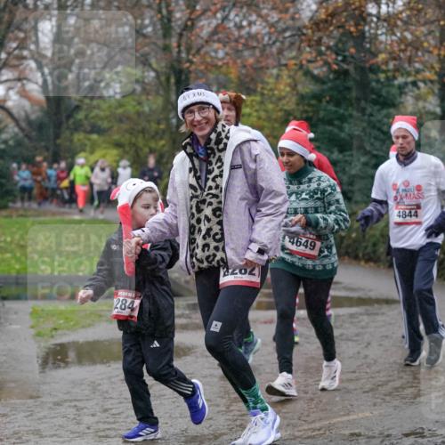 07.12.2025 - St. Pauli X-Mass-Run No. 15 Michael Burmester http://msf.ph/oto/9405308 07.12.2025 11:08:04 Laufen 1141, 15, 284, 2202, 4649, 4844 meine-sportfotos.de