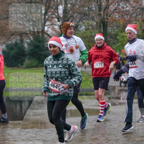 07.12.2025 - St. Pauli X-Mass-Run No. 15 Michael Burmester http://msf.ph/oto/9405317 07.12.2025 11:08:05 Laufen 15, 4649, 3177, 844 meine-sportfotos.de