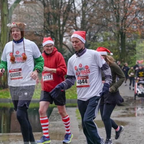 07.12.2025 - St. Pauli X-Mass-Run No. 15 Michael Burmester http://msf.ph/oto/9405323 07.12.2025 11:08:06 Laufen 15, 3177, 15, 4844 meine-sportfotos.de