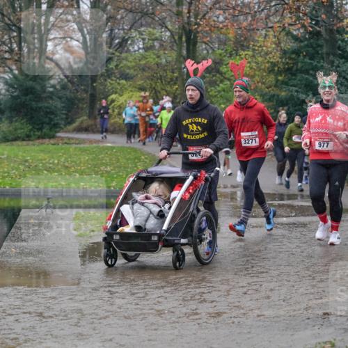 07.12.2025 - St. Pauli X-Mass-Run No. 15 Michael Burmester http://msf.ph/oto/9405332 07.12.2025 11:08:10 Laufen 3271, 3271, 977, 1013 meine-sportfotos.de