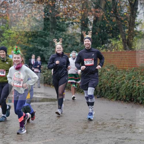 07.12.2025 - St. Pauli X-Mass-Run No. 15 Michael Burmester http://msf.ph/oto/9405357 07.12.2025 11:08:17 Laufen 740, 2708, 2706, 3737 meine-sportfotos.de