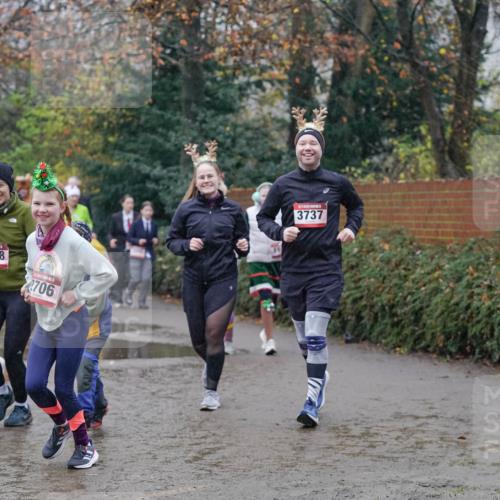 07.12.2025 - St. Pauli X-Mass-Run No. 15 Michael Burmester http://msf.ph/oto/9405358 07.12.2025 11:08:17 Laufen 740, 2708, 2706, 3737 meine-sportfotos.de