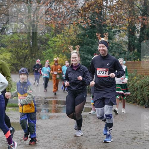 07.12.2025 - St. Pauli X-Mass-Run No. 15 Michael Burmester http://msf.ph/oto/9405360 07.12.2025 11:08:18 Laufen 3740, 706, 3737, 11 meine-sportfotos.de