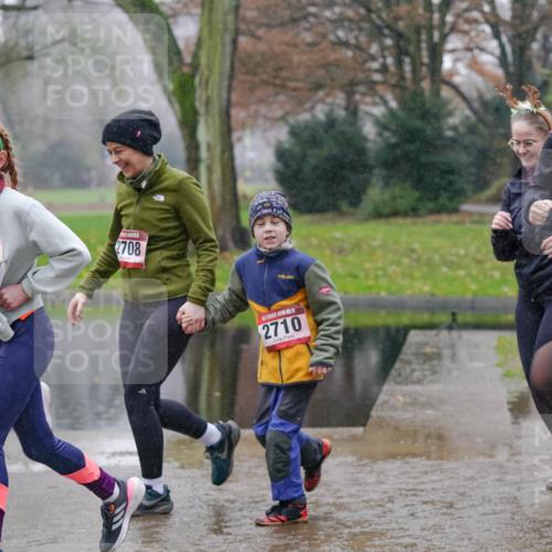 07.12.2025 - St. Pauli X-Mass-Run No. 15 Michael Burmester http://msf.ph/oto/9405367 07.12.2025 11:08:19 Laufen 40, 706, 2708, 2710, 3737 meine-sportfotos.de