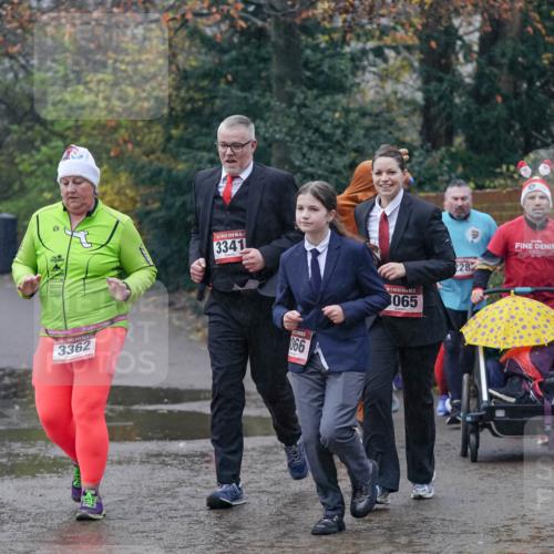 07.12.2025 - St. Pauli X-Mass-Run No. 15 Michael Burmester http://msf.ph/oto/9405383 07.12.2025 11:08:24 Laufen 3341, 3362, 990, 065, 28 meine-sportfotos.de