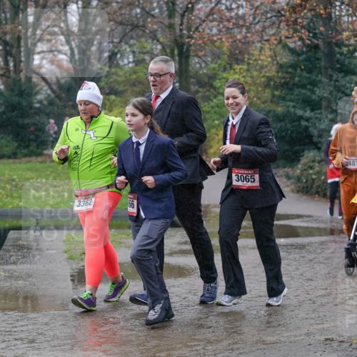 07.12.2025 - St. Pauli X-Mass-Run No. 15 Michael Burmester http://msf.ph/oto/9405388 07.12.2025 11:08:26 Laufen 3362, 66, 3065, 2481 meine-sportfotos.de