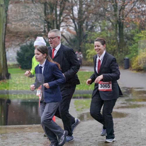 07.12.2025 - St. Pauli X-Mass-Run No. 15 Michael Burmester http://msf.ph/oto/9405391 07.12.2025 11:08:26 Laufen 3, 15, 3065, 2481 meine-sportfotos.de