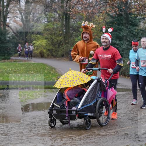 07.12.2025 - St. Pauli X-Mass-Run No. 15 Michael Burmester http://msf.ph/oto/9405394 07.12.2025 11:08:27 Laufen 481, 227, 2282, 3678 meine-sportfotos.de