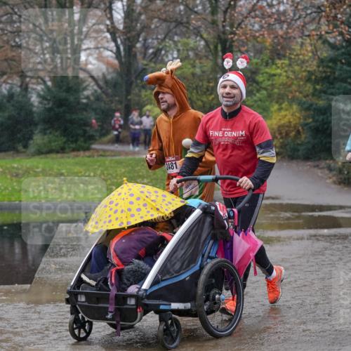 07.12.2025 - St. Pauli X-Mass-Run No. 15 Michael Burmester http://msf.ph/oto/9405395 07.12.2025 11:08:28 Laufen 2481, 228, 80 meine-sportfotos.de