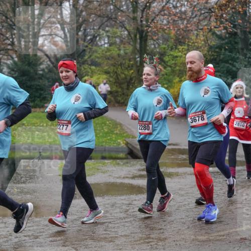 07.12.2025 - St. Pauli X-Mass-Run No. 15 Michael Burmester http://msf.ph/oto/9405405 07.12.2025 11:08:30 Laufen 2283, 15, 2277, 2280, 3678, 2810, 3041 meine-sportfotos.de