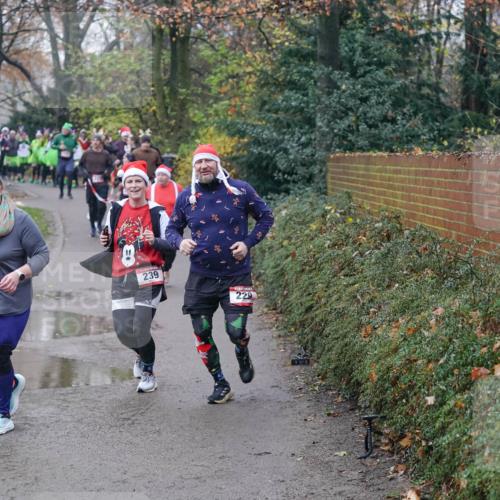 07.12.2025 - St. Pauli X-Mass-Run No. 15 Michael Burmester http://msf.ph/oto/9405436 07.12.2025 11:08:47 Laufen 12, 239, 229 meine-sportfotos.de