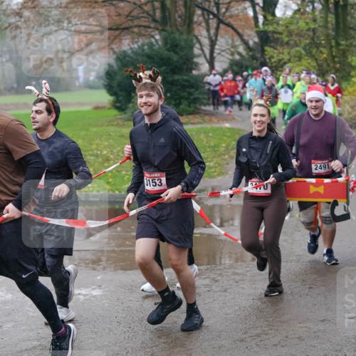 07.12.2025 - St. Pauli X-Mass-Run No. 15 Michael Burmester http://msf.ph/oto/9405462 07.12.2025 11:08:56 Laufen 5, 2467, 15, 3153, 2491 meine-sportfotos.de