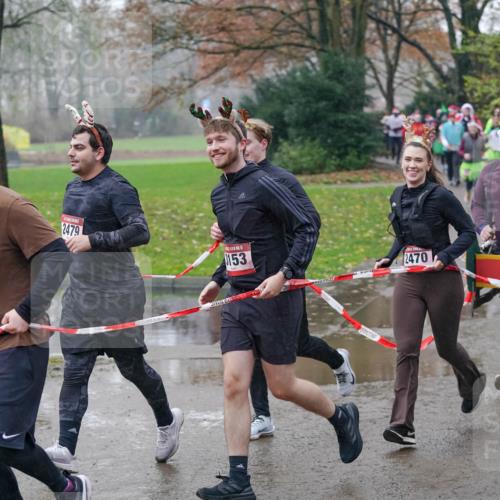 07.12.2025 - St. Pauli X-Mass-Run No. 15 Michael Burmester http://msf.ph/oto/9405464 07.12.2025 11:08:56 Laufen 2467, 2479, 5, 153, 2491, 2470 meine-sportfotos.de