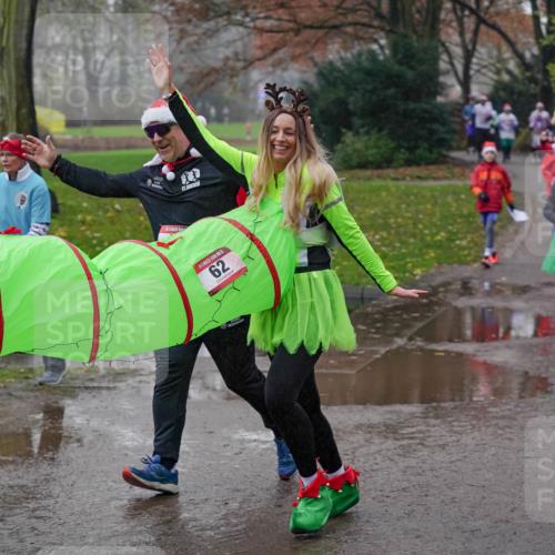 07.12.2025 - St. Pauli X-Mass-Run No. 15 Michael Burmester http://msf.ph/oto/9405522 07.12.2025 11:09:10 Laufen 62, 1792, 1753 meine-sportfotos.de