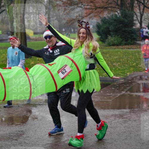 07.12.2025 - St. Pauli X-Mass-Run No. 15 Michael Burmester http://msf.ph/oto/9405523 07.12.2025 11:09:10 Laufen 15, 62, 1792 meine-sportfotos.de