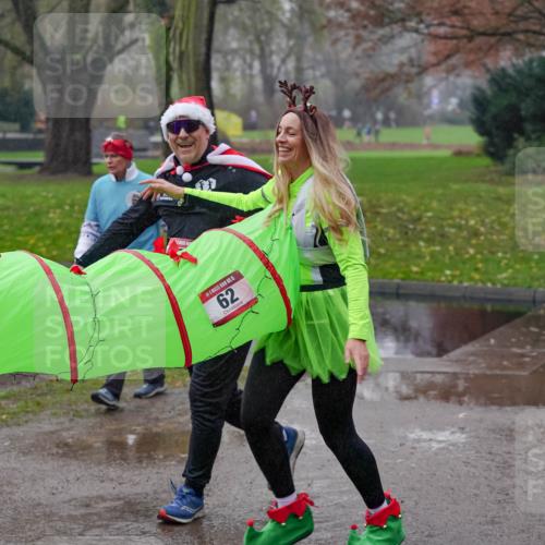07.12.2025 - St. Pauli X-Mass-Run No. 15 Michael Burmester http://msf.ph/oto/9405526 07.12.2025 11:09:10 Laufen 15, 62 meine-sportfotos.de