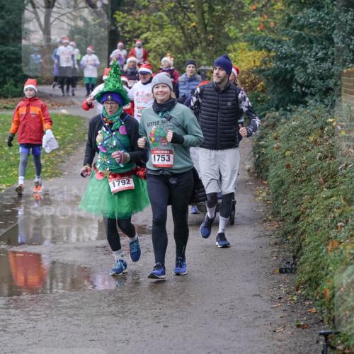 07.12.2025 - St. Pauli X-Mass-Run No. 15 Michael Burmester http://msf.ph/oto/9405529 07.12.2025 11:09:11 Laufen 48, 1792, 1753 meine-sportfotos.de