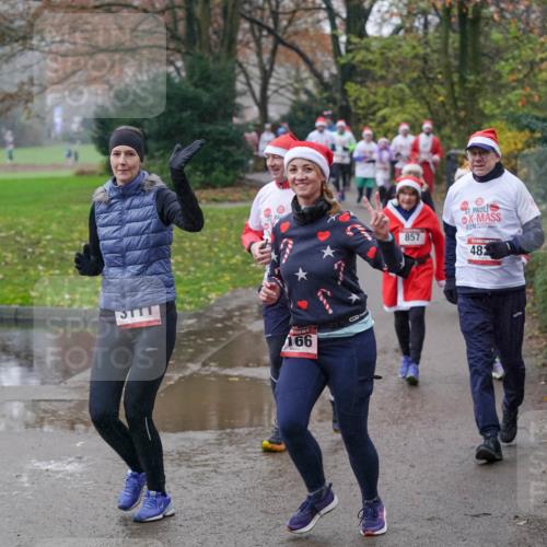 07.12.2025 - St. Pauli X-Mass-Run No. 15 Michael Burmester http://msf.ph/oto/9405548 07.12.2025 11:09:17 Laufen 166, 857, 48 meine-sportfotos.de