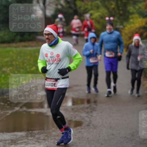 07.12.2025 - St. Pauli X-Mass-Run No. 15 Michael Burmester http://msf.ph/oto/9405580 07.12.2025 11:09:31 Laufen 5, 4822 meine-sportfotos.de