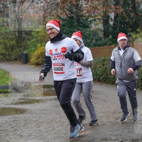 07.12.2025 - St. Pauli X-Mass-Run No. 15 Michael Burmester http://msf.ph/oto/9405616 07.12.2025 11:11:04 Laufen 15, 17 meine-sportfotos.de