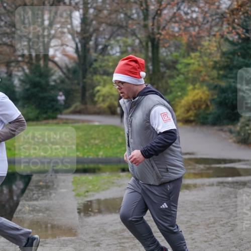 07.12.2025 - St. Pauli X-Mass-Run No. 15 Michael Burmester http://msf.ph/oto/9405619 07.12.2025 11:11:06 Laufen 817 meine-sportfotos.de