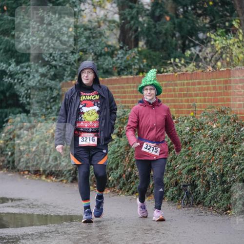 07.12.2025 - St. Pauli X-Mass-Run No. 15 Michael Burmester http://msf.ph/oto/9405626 07.12.2025 11:11:49 Laufen 3216, 3215 meine-sportfotos.de