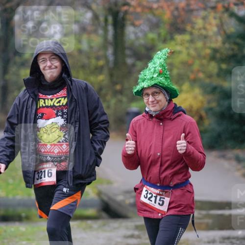 07.12.2025 - St. Pauli X-Mass-Run No. 15 Michael Burmester http://msf.ph/oto/9405630 07.12.2025 11:11:55 Laufen 15, 3216, 15, 3215 meine-sportfotos.de