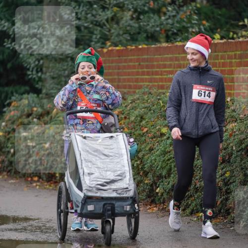 07.12.2025 - St. Pauli X-Mass-Run No. 15 Michael Burmester http://msf.ph/oto/9405644 07.12.2025 11:12:55 Laufen 15, 5, 614 meine-sportfotos.de