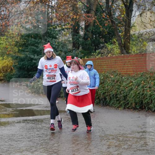 07.12.2025 - St. Pauli X-Mass-Run No. 15 Michael Burmester http://msf.ph/oto/9405671 07.12.2025 11:15:23 Laufen 4834, 0, 4833 meine-sportfotos.de