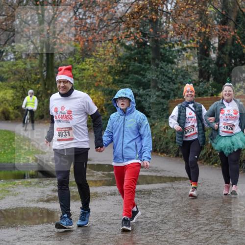 07.12.2025 - St. Pauli X-Mass-Run No. 15 Michael Burmester http://msf.ph/oto/9405681 07.12.2025 11:15:27 Laufen 4831, 4827, 4826 meine-sportfotos.de