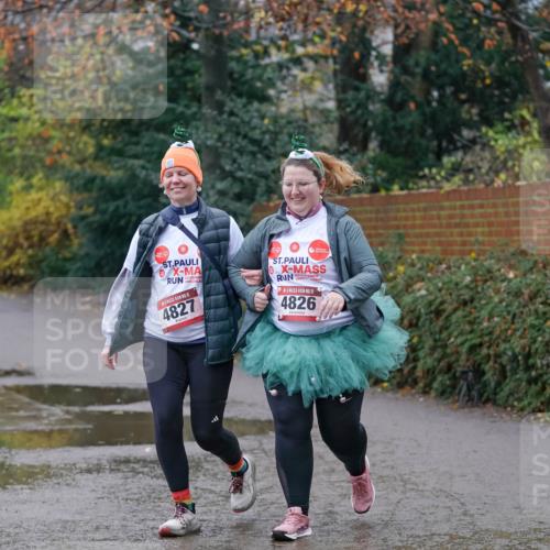 07.12.2025 - St. Pauli X-Mass-Run No. 15 Michael Burmester http://msf.ph/oto/9405683 07.12.2025 11:15:29 Laufen 15, 4827, 15, 4826 meine-sportfotos.de