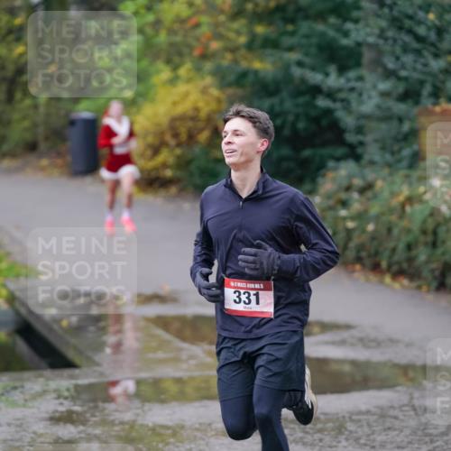 07.12.2025 - St. Pauli X-Mass-Run No. 15 Michael Burmester http://msf.ph/oto/9405722 07.12.2025 11:17:42 Laufen 5, 331 meine-sportfotos.de