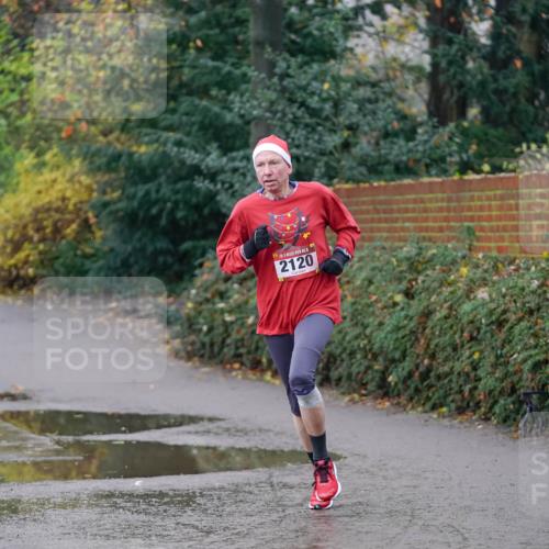 07.12.2025 - St. Pauli X-Mass-Run No. 15 Michael Burmester http://msf.ph/oto/9405734 07.12.2025 11:17:53 Laufen 2, 5, 2120 meine-sportfotos.de